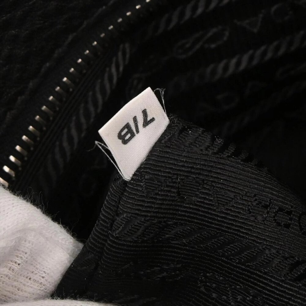 Prada Black Leather Shoulder Bag 7/B 117026 - Picture 10 of 10